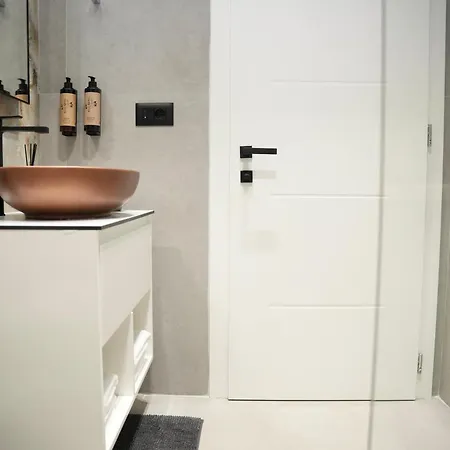 Nea Deluxe Apartament *